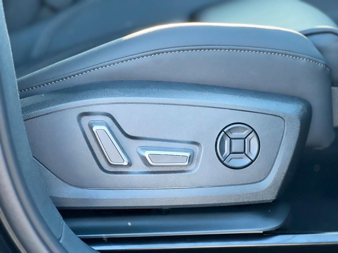 Audi Q3 Sportback 2.0 tdi S line 150cv S-tronic IVA ESPOSTA