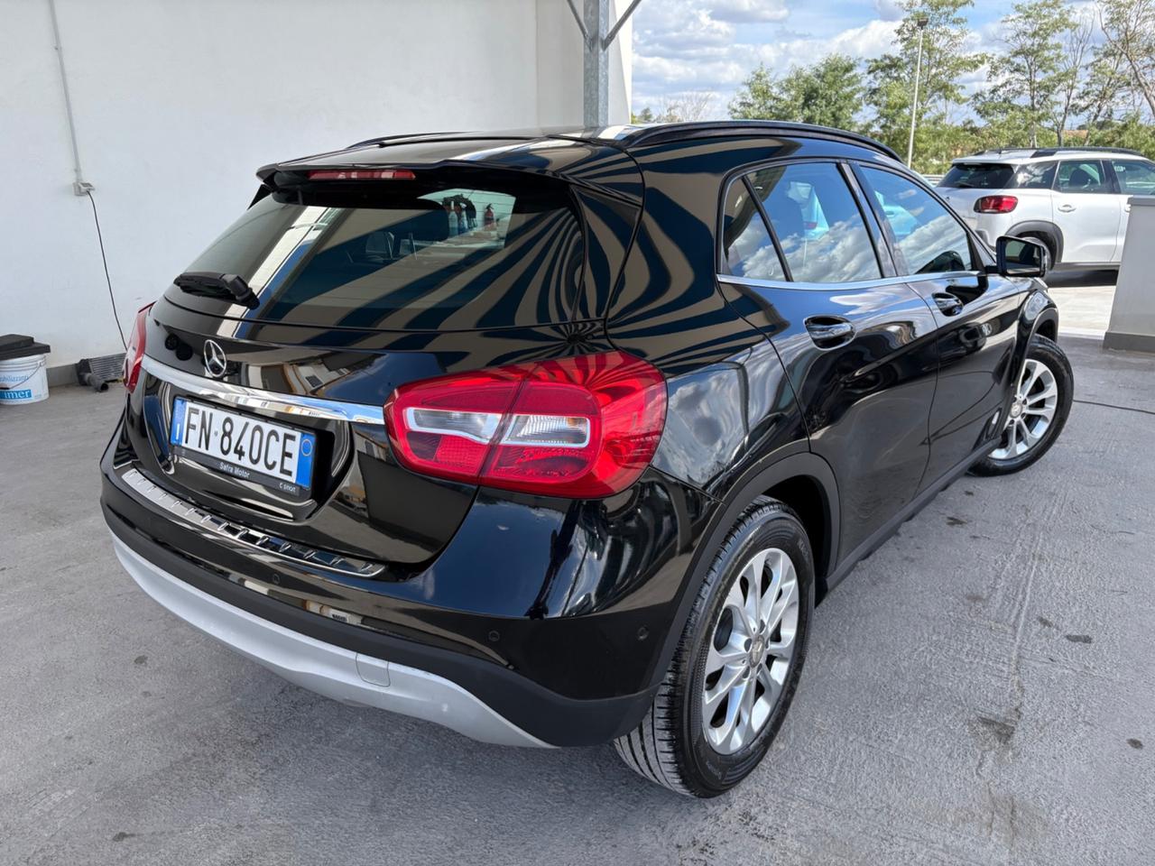 Mercedes-benz GLA 180 d Premium PARI AL NUOVO!