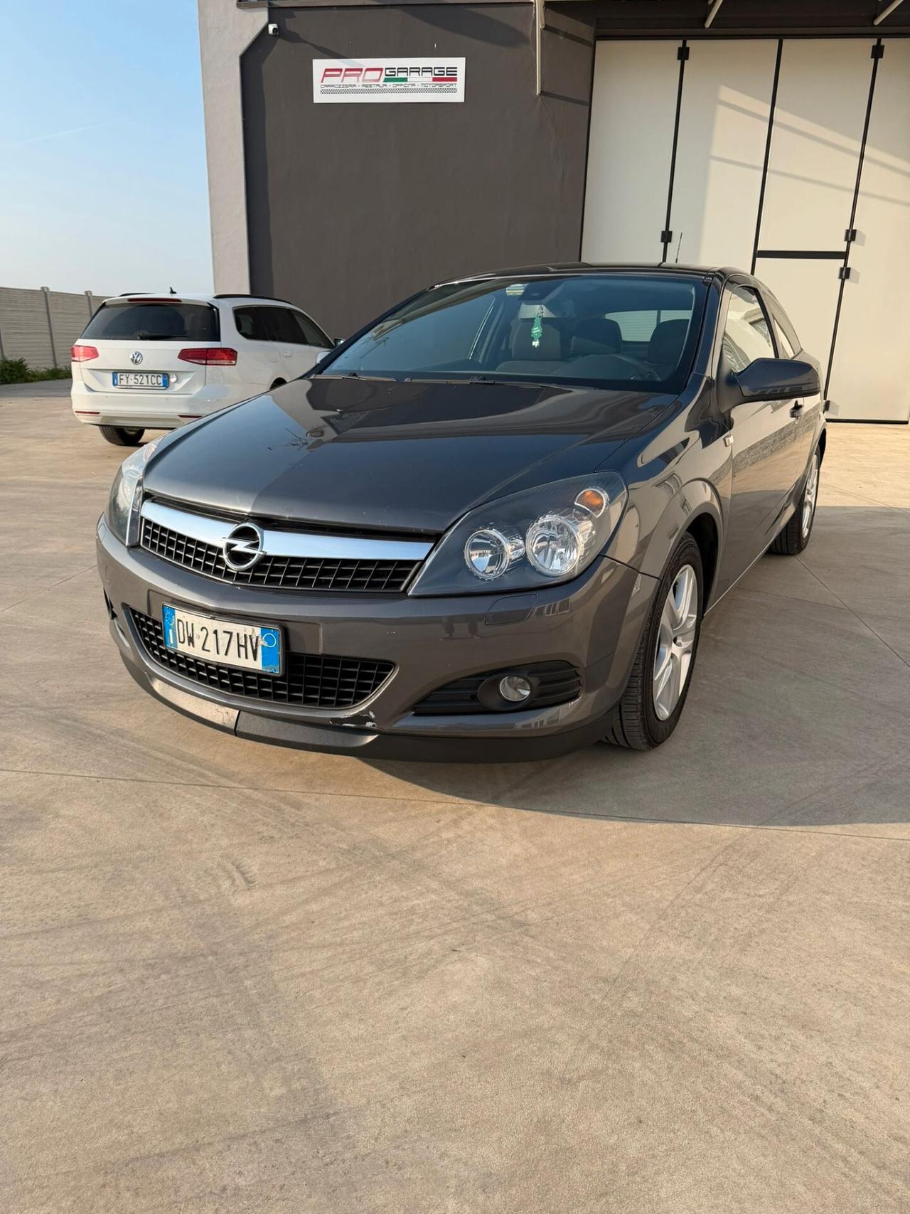 Opel Astra GTC 1.7 CDTI 110CV ecoFLEX 3 porte Enjoy
