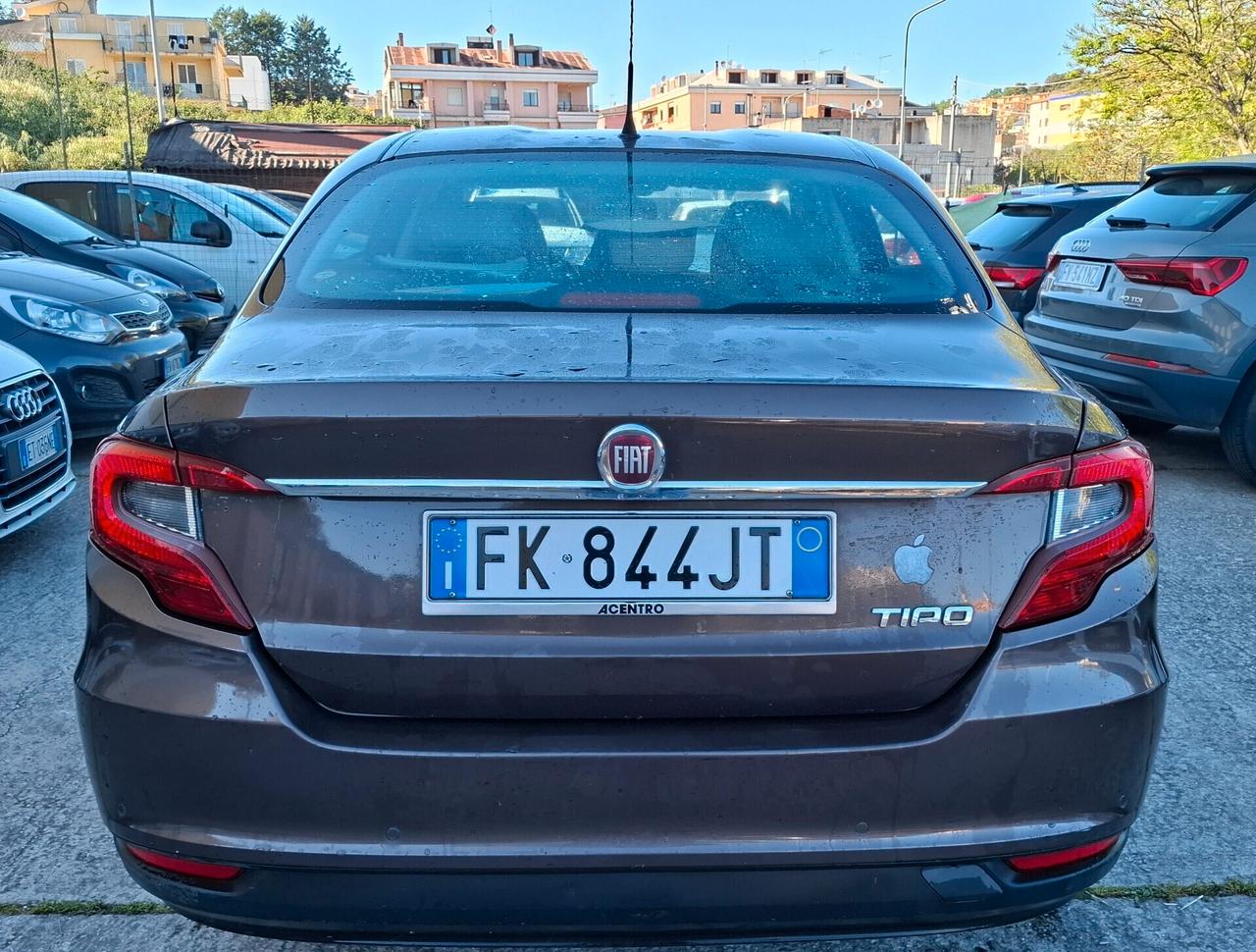 FIAT Tipo berlina mjet