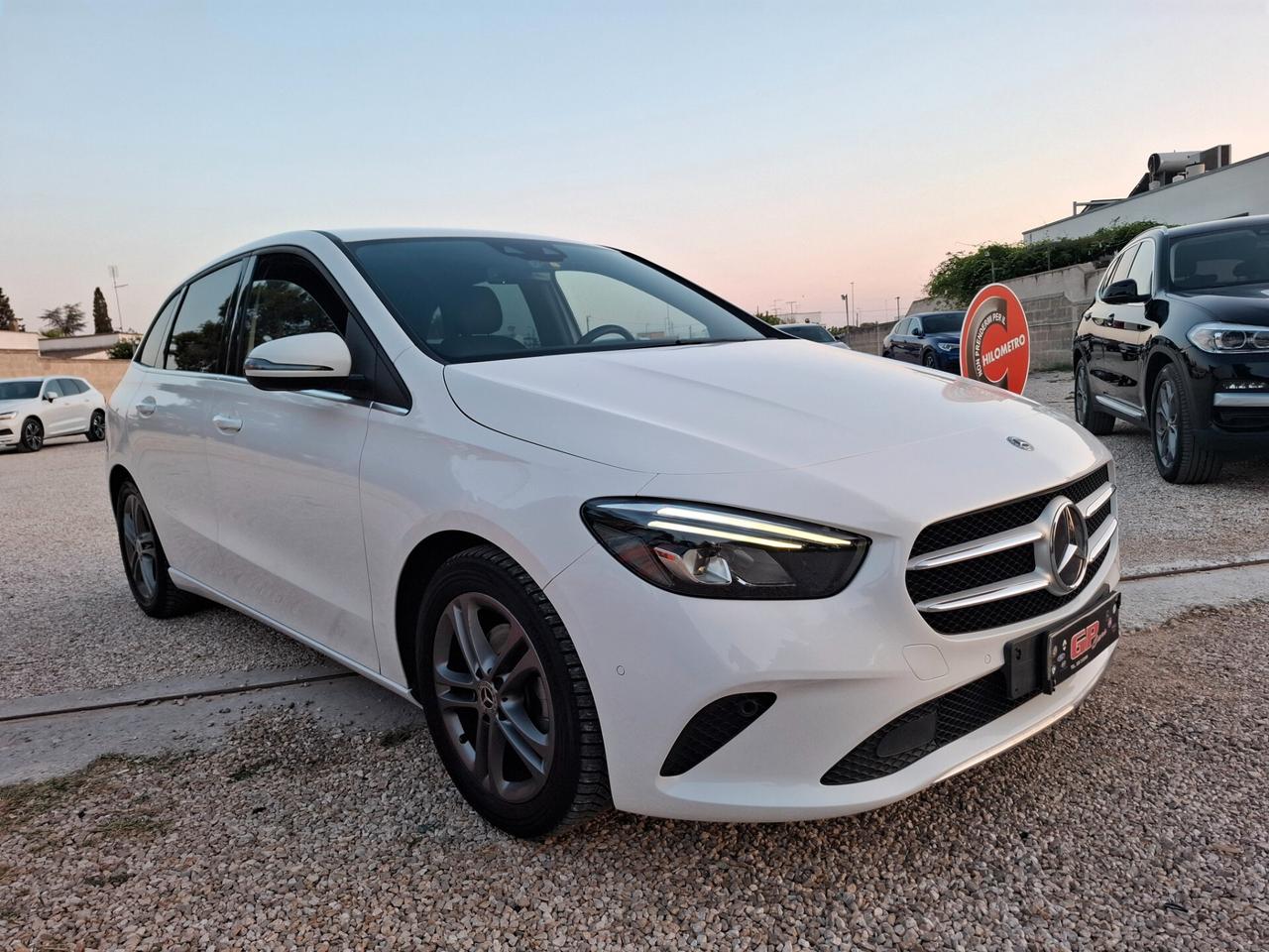 Mercedes B 180 d 115cv AUTOM. *NAVY-VIRTUAL- LED*