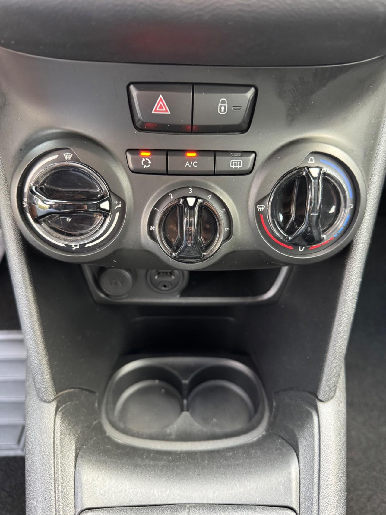Peugeot 208 1.6 hdi SOLO 73.000 CHILOMETRI
