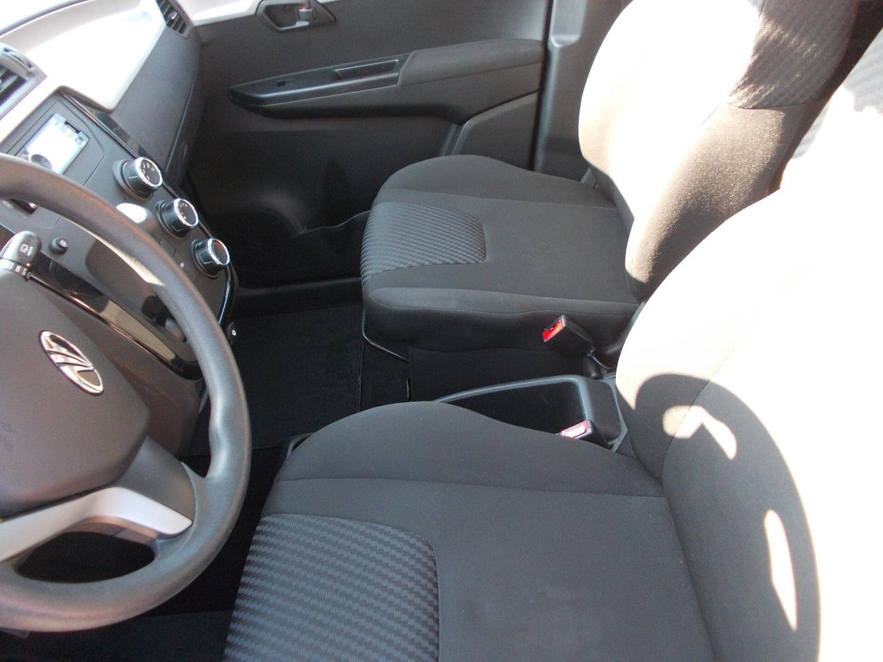 Mahindra KUV100 1.2 VVT K6+KM37170 SI NEOPATENTATI