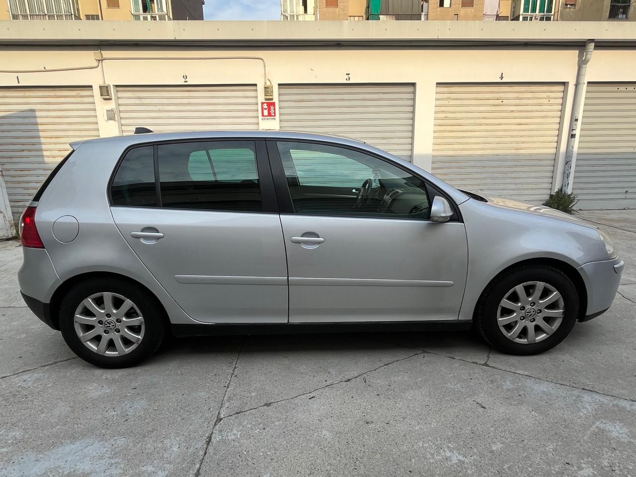 Volkswagen Golf 2.0 16V FSI 4mot. 5p. GT Sport