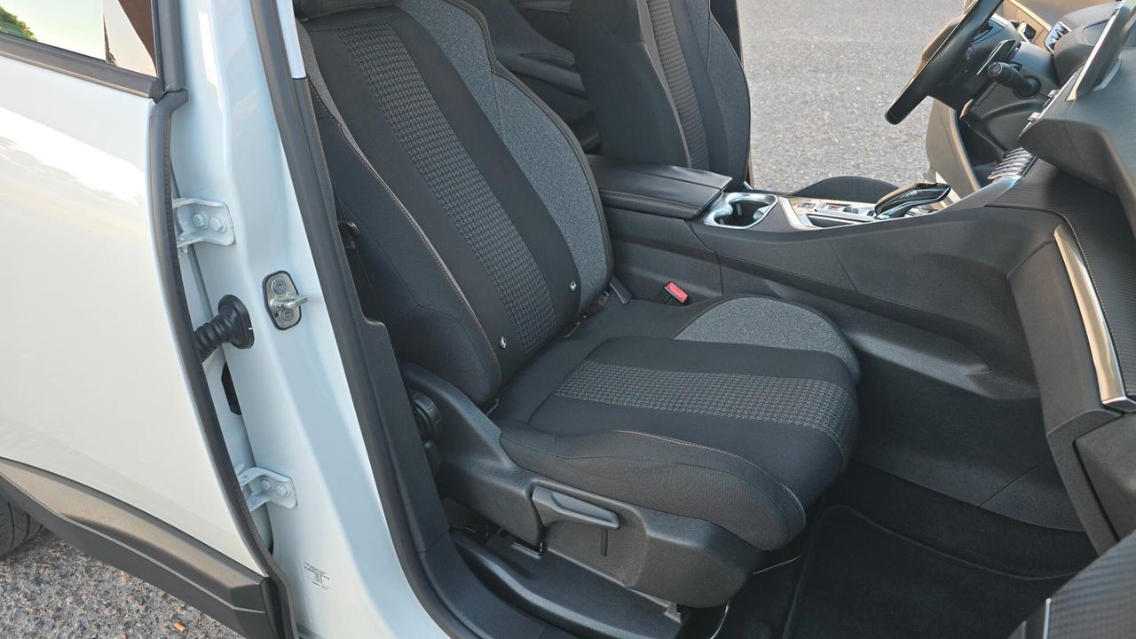 Peugeot 3008 BlueHDi 120 S&S EAT6 Business