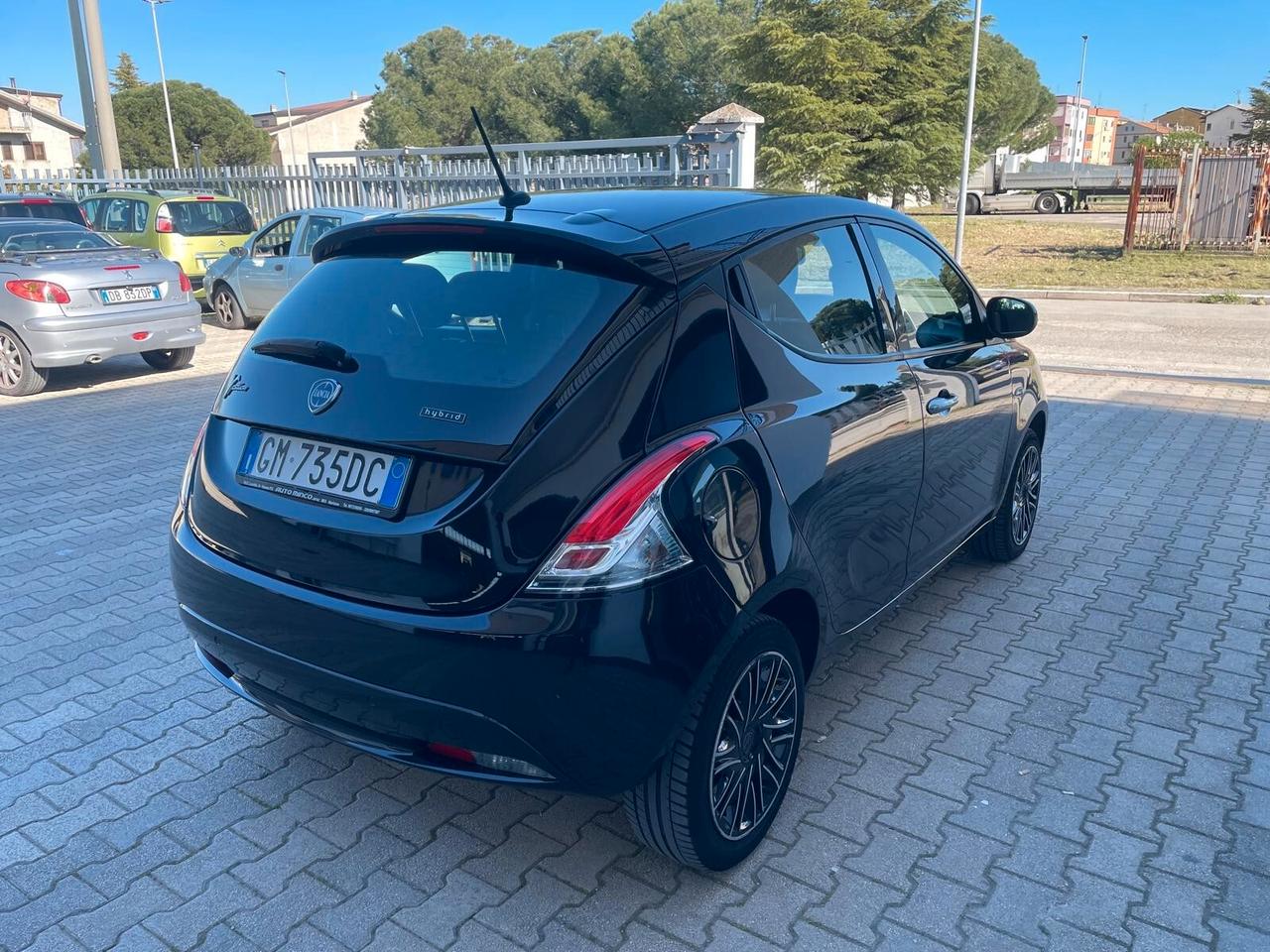 Lancia Ypsilon 1.0 FireFly 5 porte S&S Hybrid Gold Plus