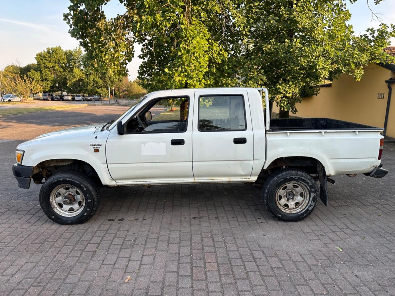 TOYOTA HILUX 4x4