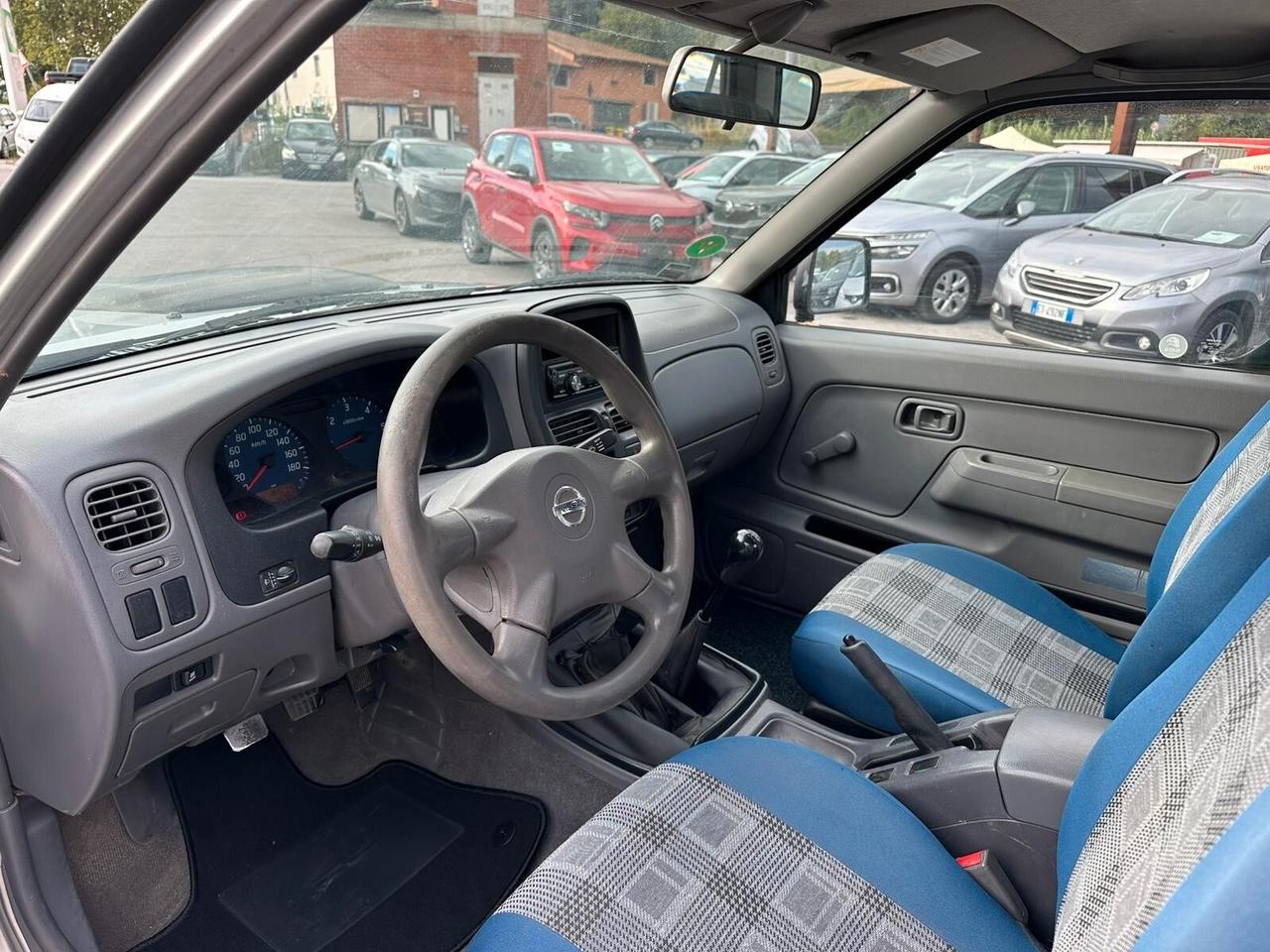 Nissan NP300 2.5 tdi 2p. King Cab Easy
