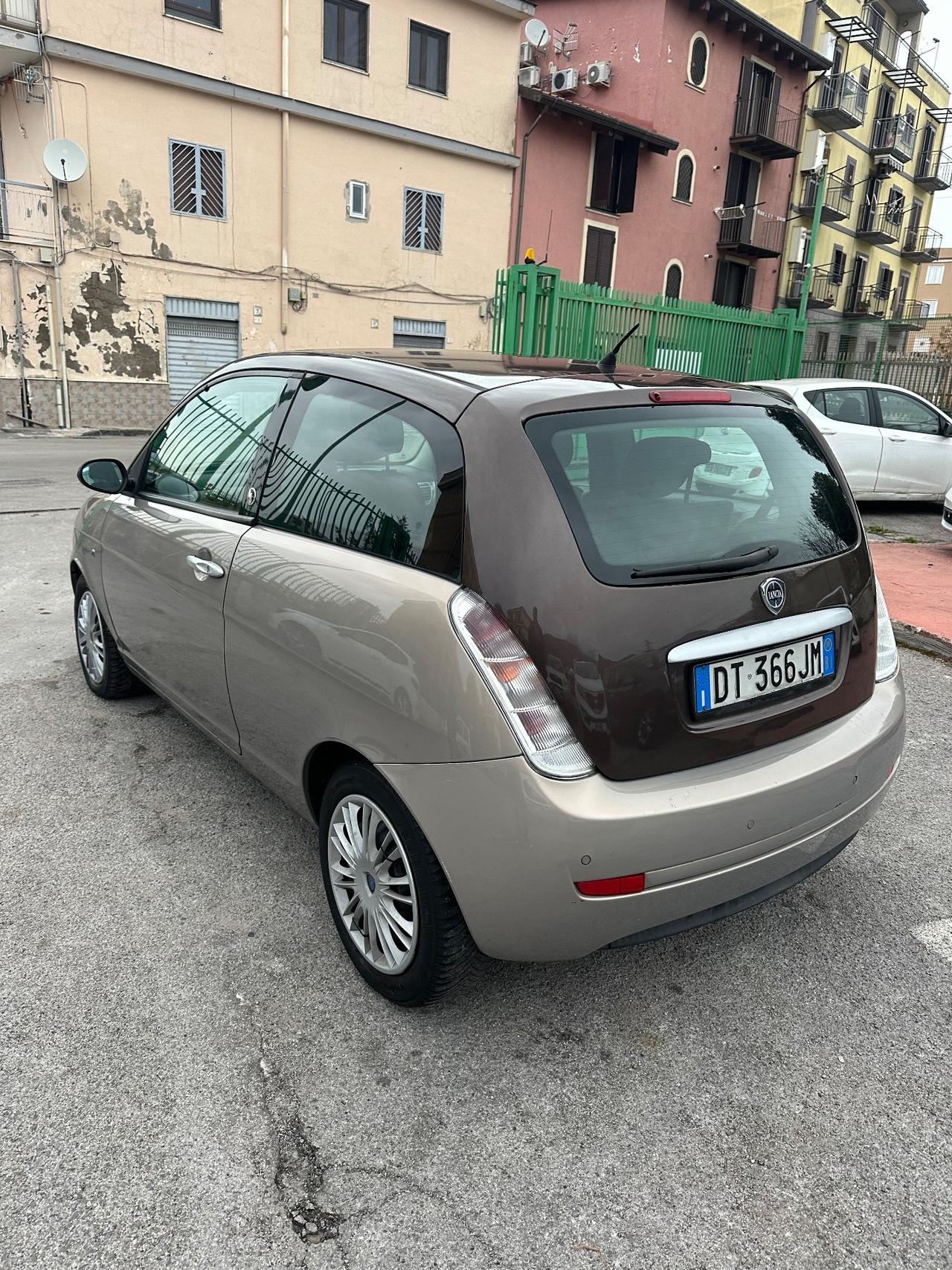 Lancia Ypsilon 1.4 Oro Ecochic GPL