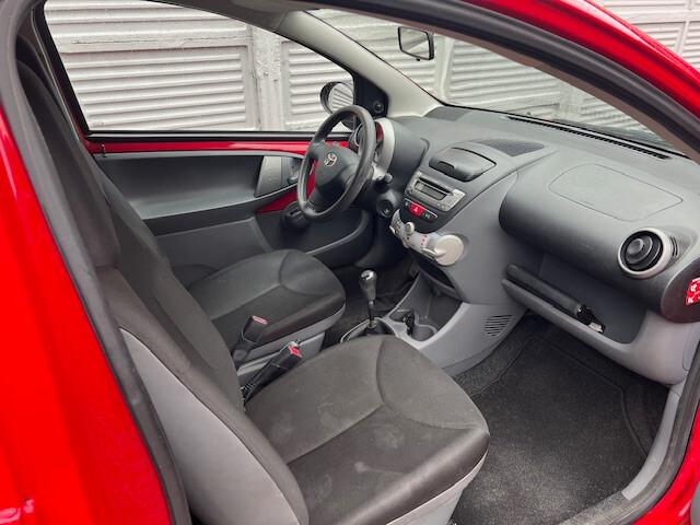 Toyota Aygo 1.0 12V VVT-i 3 porte Now Connect