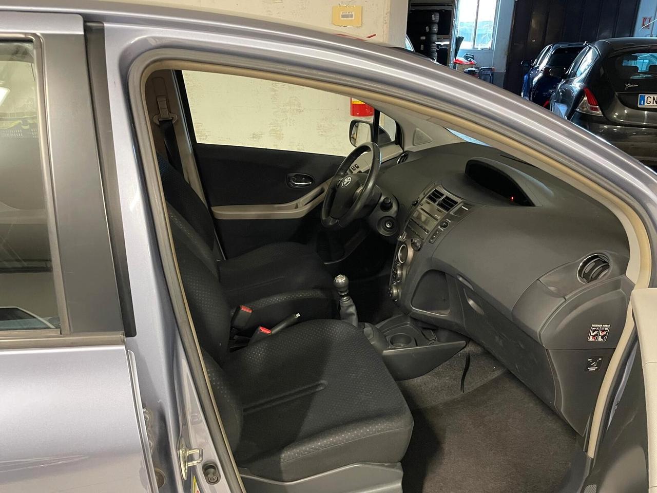 Toyota Yaris 1.3 5 porte Sol