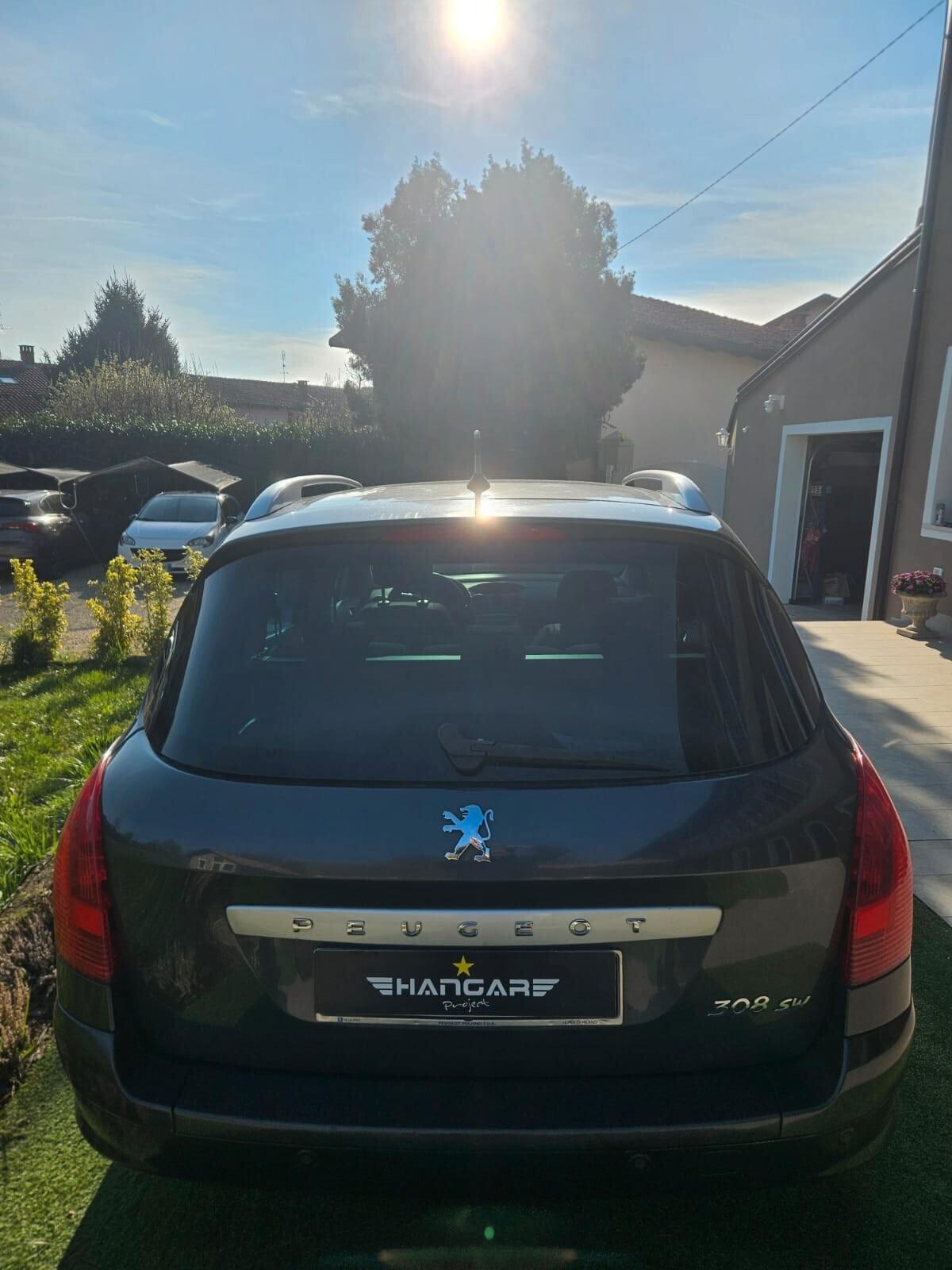 Peugeot 308 2.0 HDi 136CV aut. SW Ciel Féline 7 posti