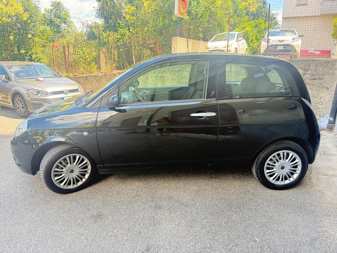 Lancia Ypsilon 1.3 MJT 75 CV Oro
