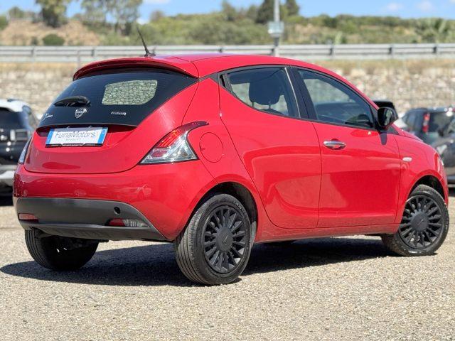 LANCIA Ypsilon 1.0 FireFly 5 porte S&S Hybrid Ecochic Silver