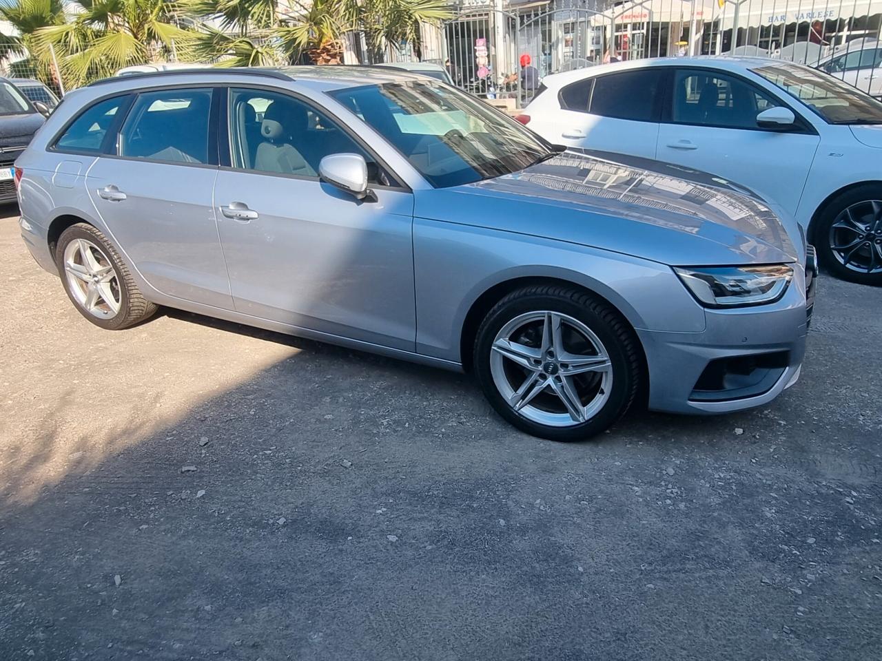 Audi A4 Avant 30 TDI/136 CV S tronic Business