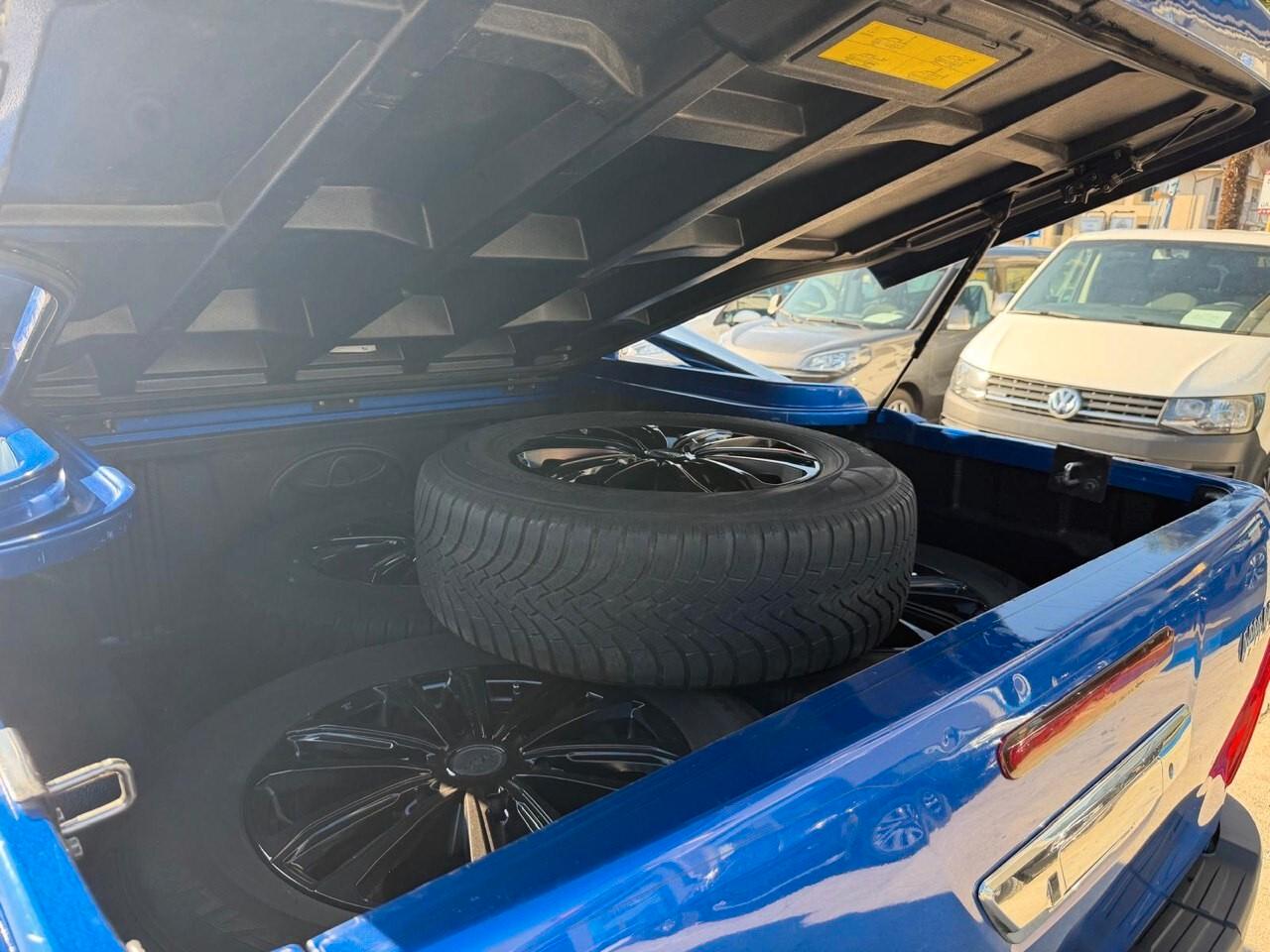 Toyota Hilux 2.4 D-4D 4WD 4 porte Double Cab Comfort