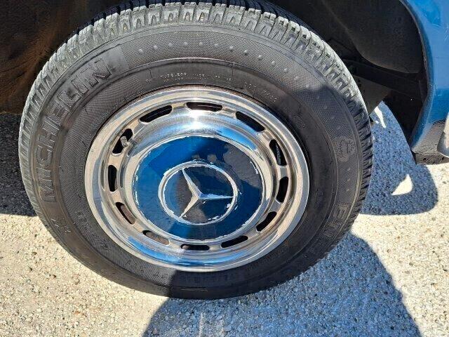 MERCEDES W115 D\8 220D LANG LIMOUSINE -ASI TARGA ORO-