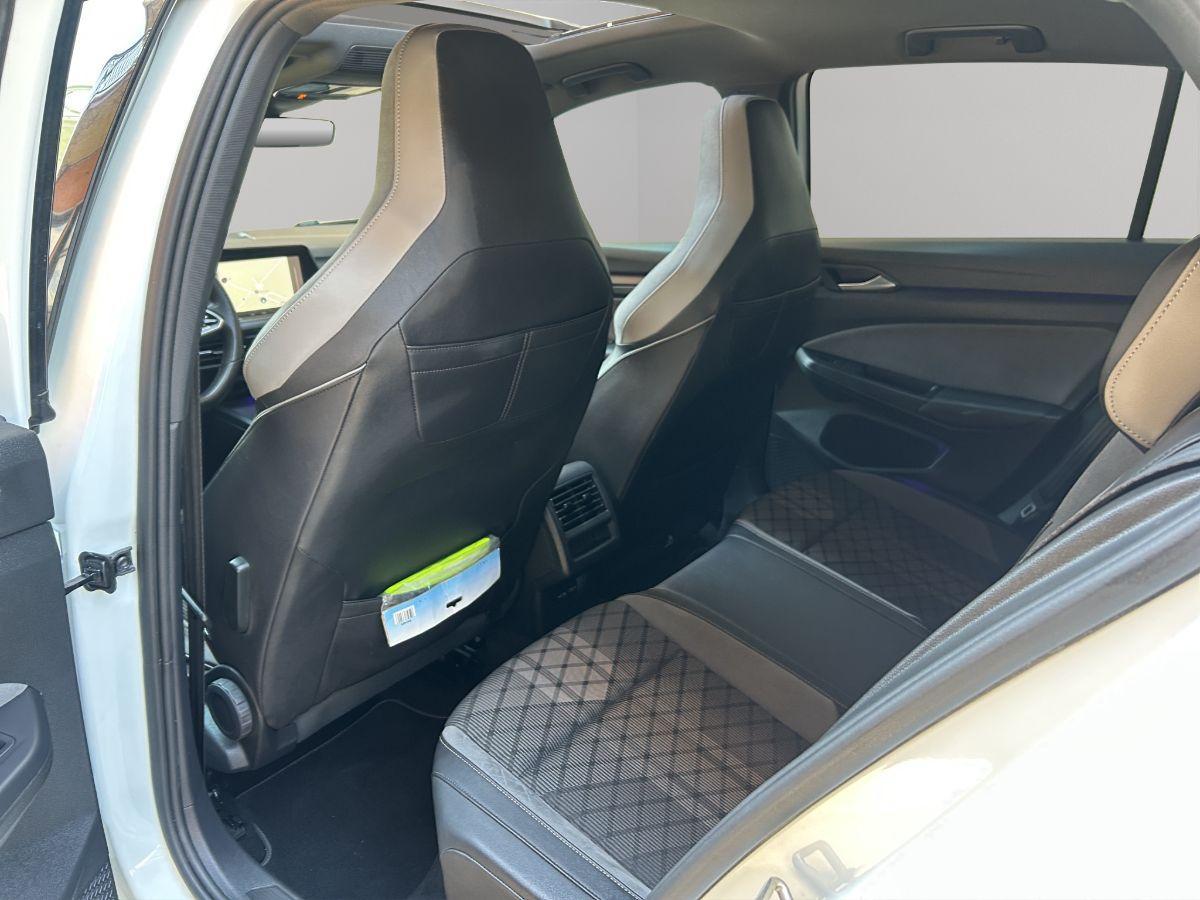 VOLKSWAGEN - Golf - Golf VIII 2.0 tdi R-Line 150cv dsg TETTO TELECAMERA
