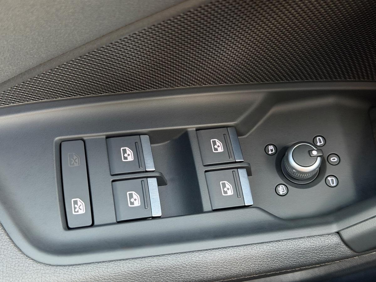 Audi A3 Sportback 30 TDI S-line edition Identity Black 116CV