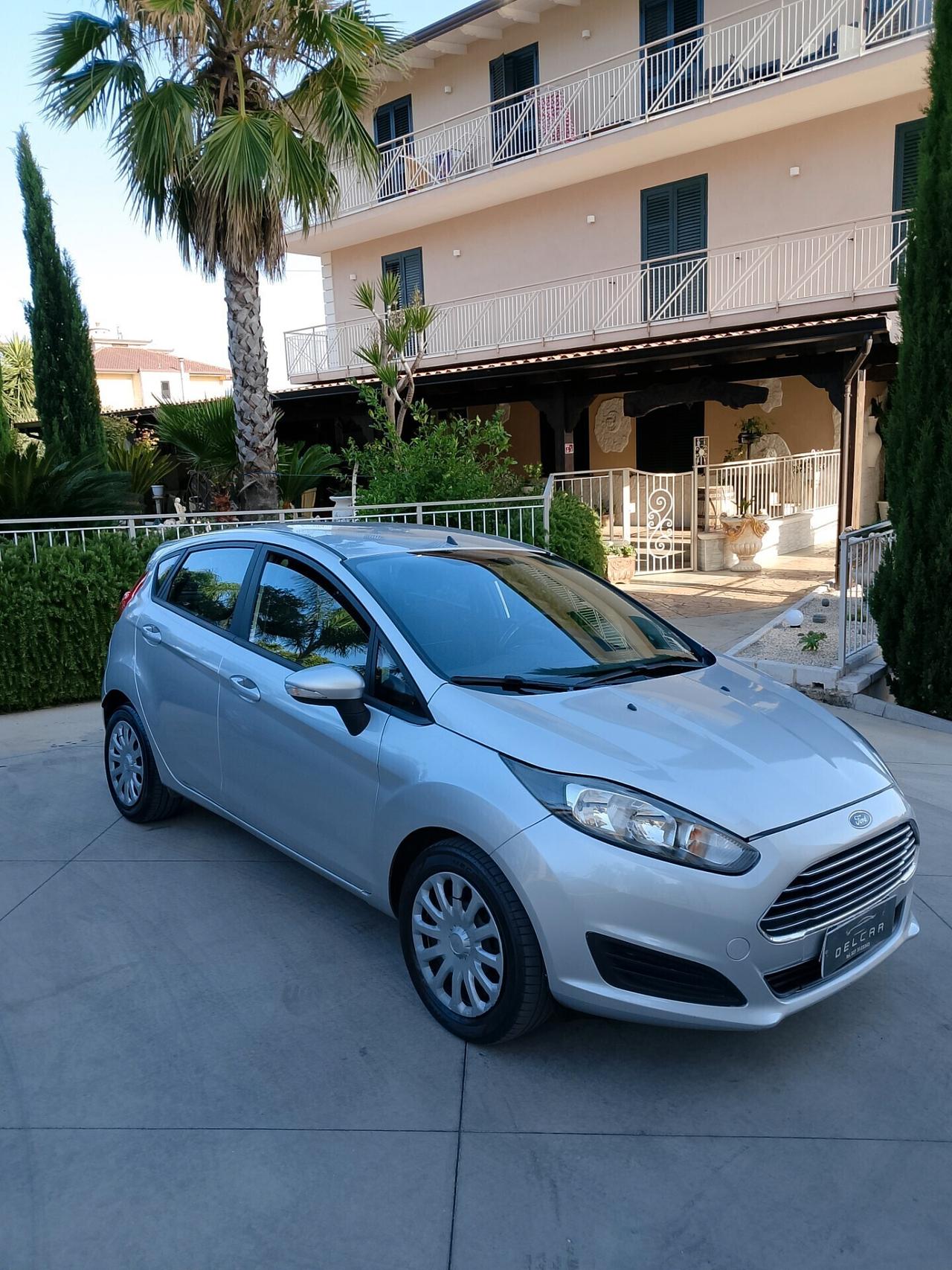 Ford Fiesta 1.2 60CV 5 porte Titanium