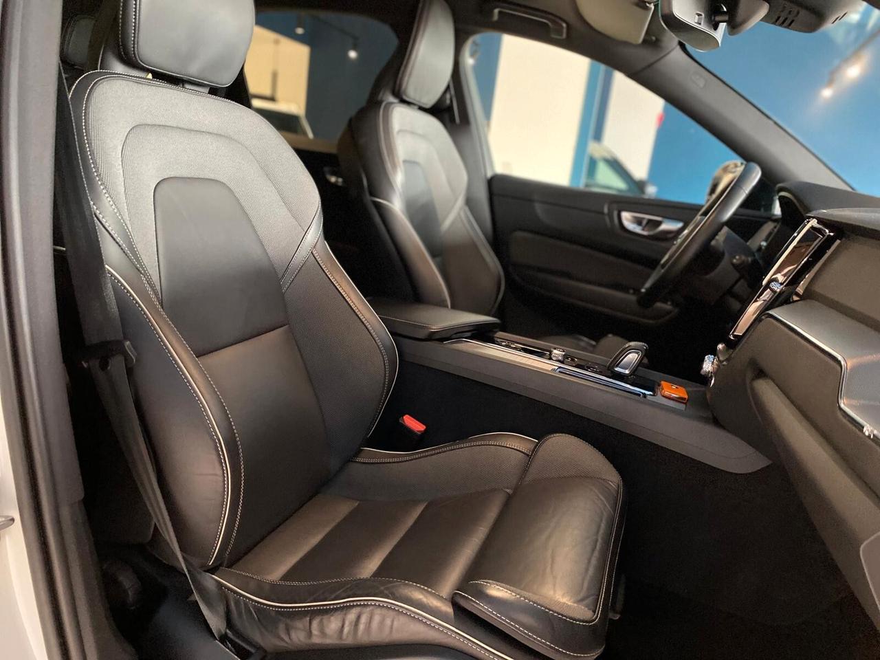 Volvo XC 60 XC60 B4 (d) AWD automatico Plus Dark