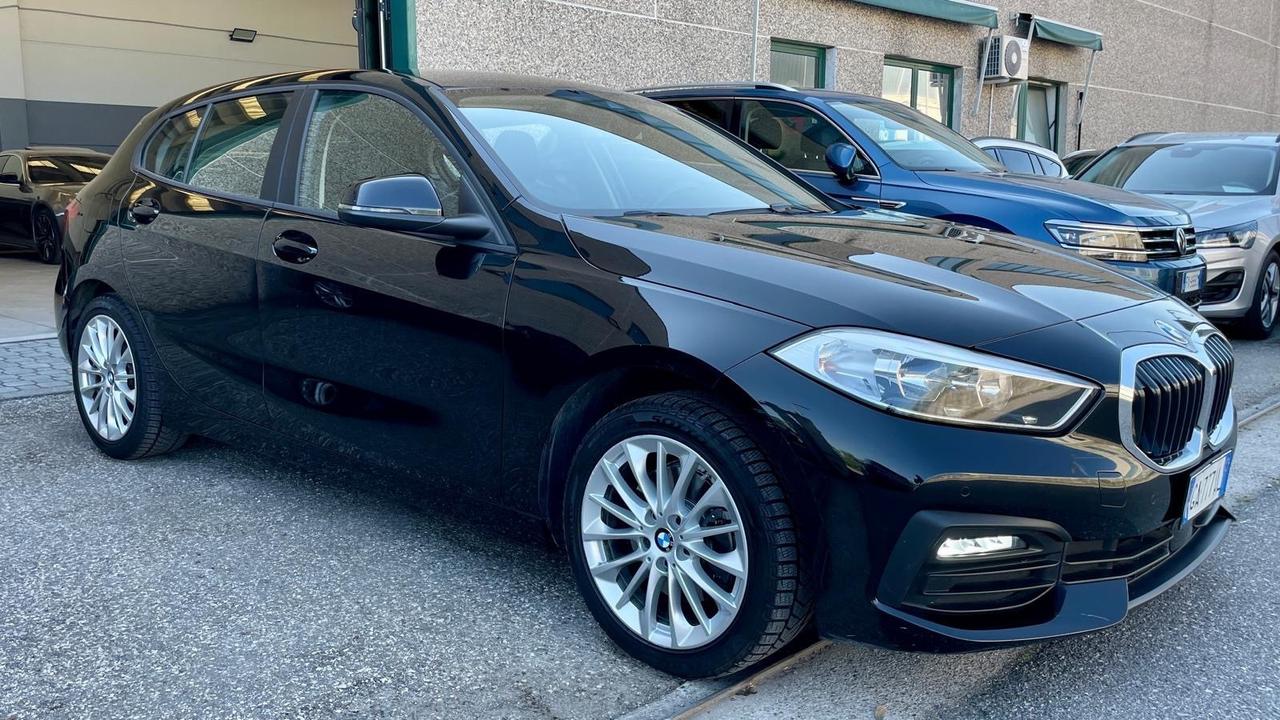 Bmw 116 116d 5p. Advantage LED