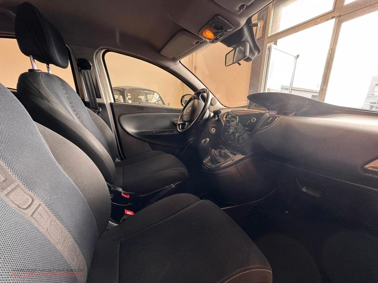 Lancia Ypsilon 1.3 MJT 95CV Momodesign 2014