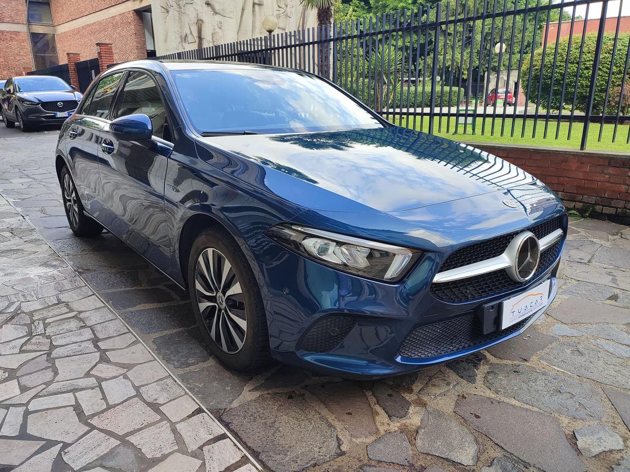 Mercedes-Benz A 250 E PHEV (EQ-Power) - Bus #11194