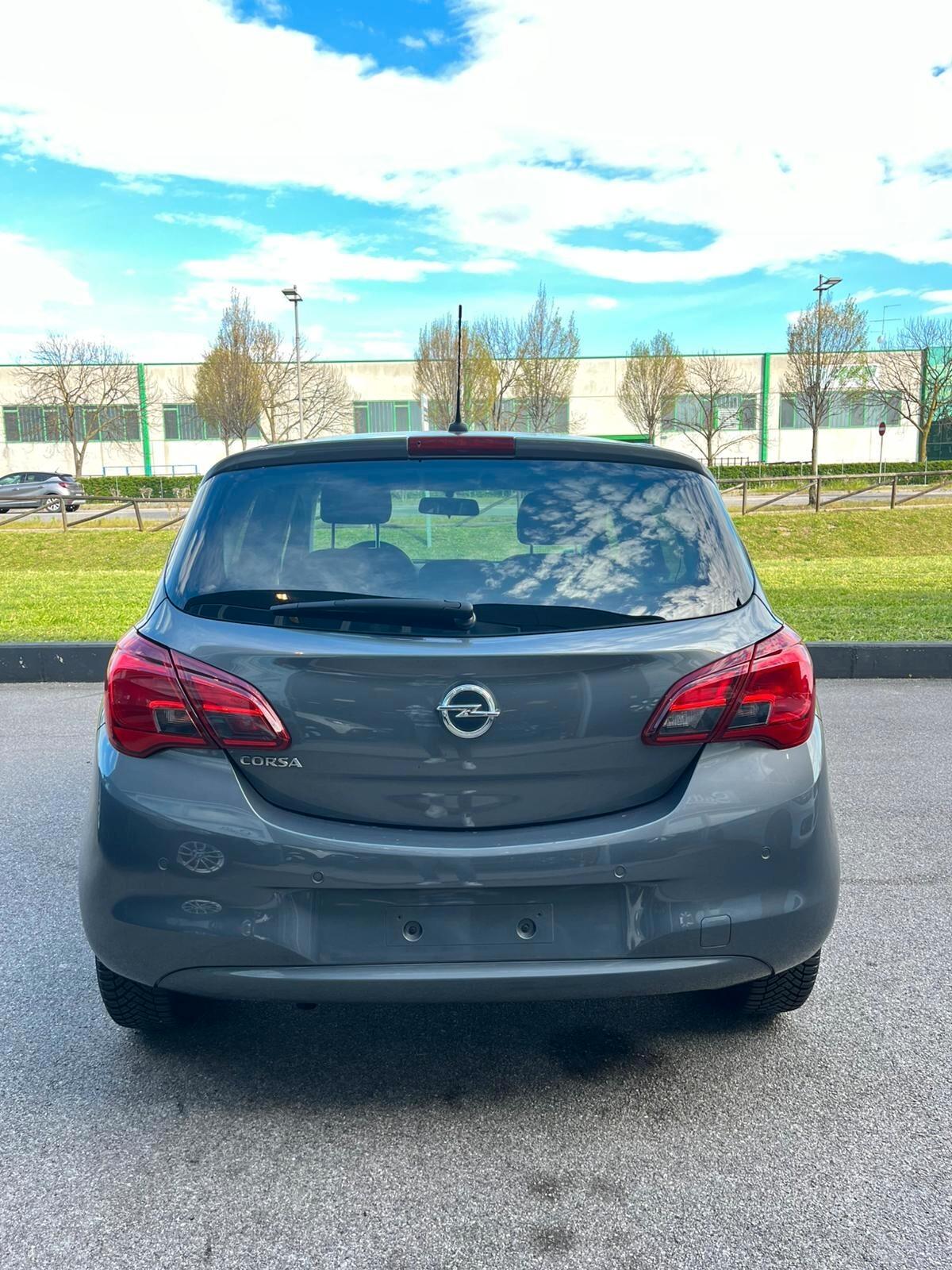 Opel Corsa 1.2 5 porte
