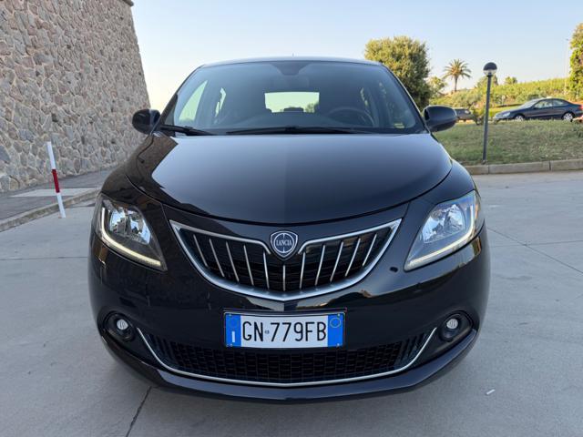 LANCIA Ypsilon HYBRID GOLD+NAVI+SENSORI+5POSTI+LED