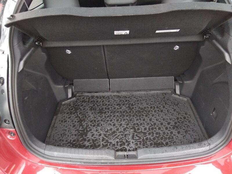Toyota Yaris IV 2020 1.5h Lounge