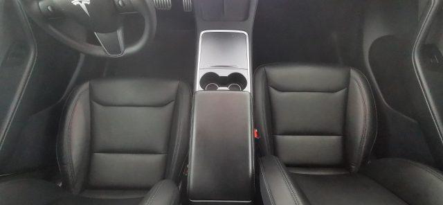 TESLA Model Y Performance Dual Motor AWD -con Autopilot avanzato
