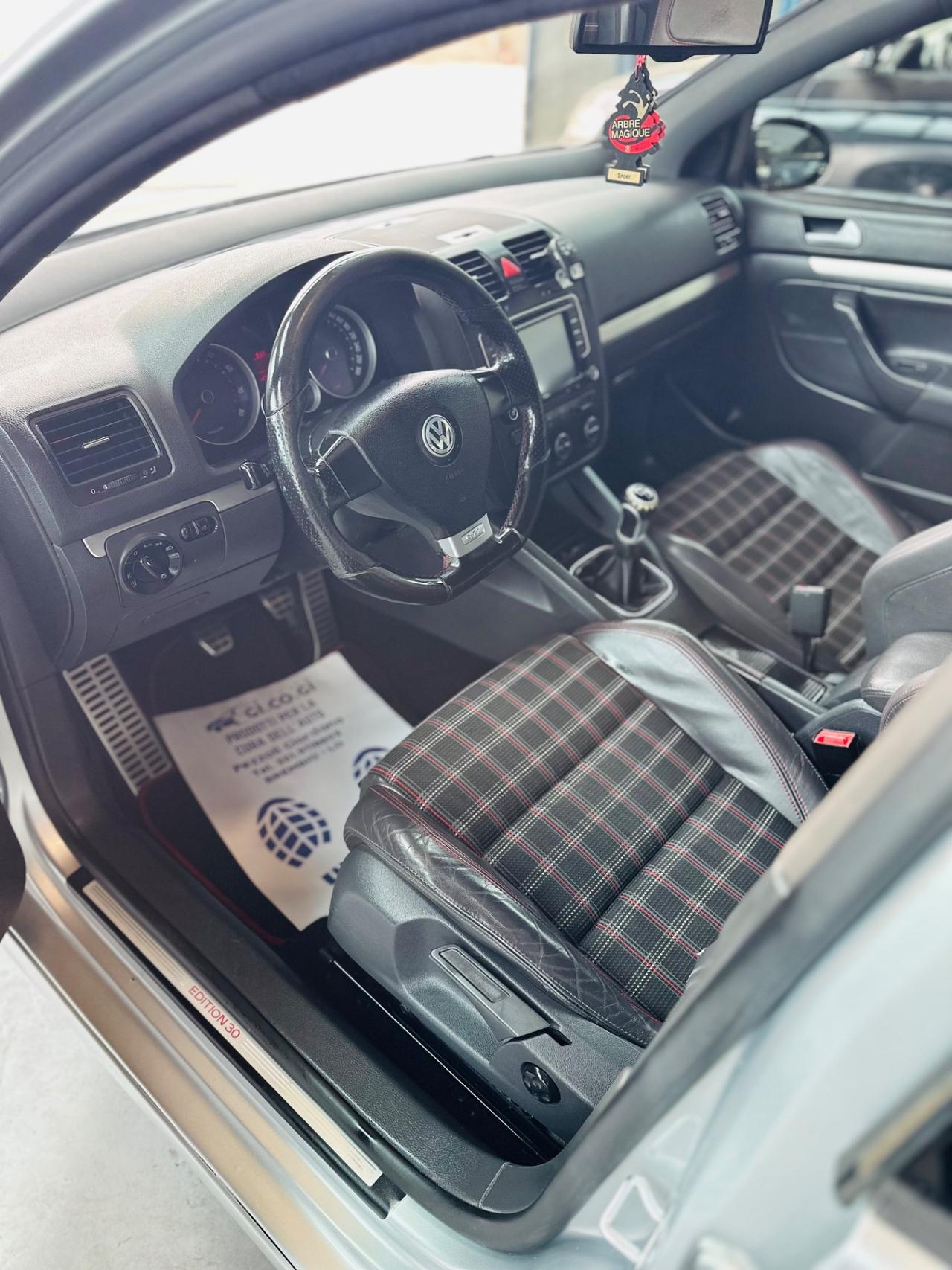 Volkswagen Golf GTI edition 30