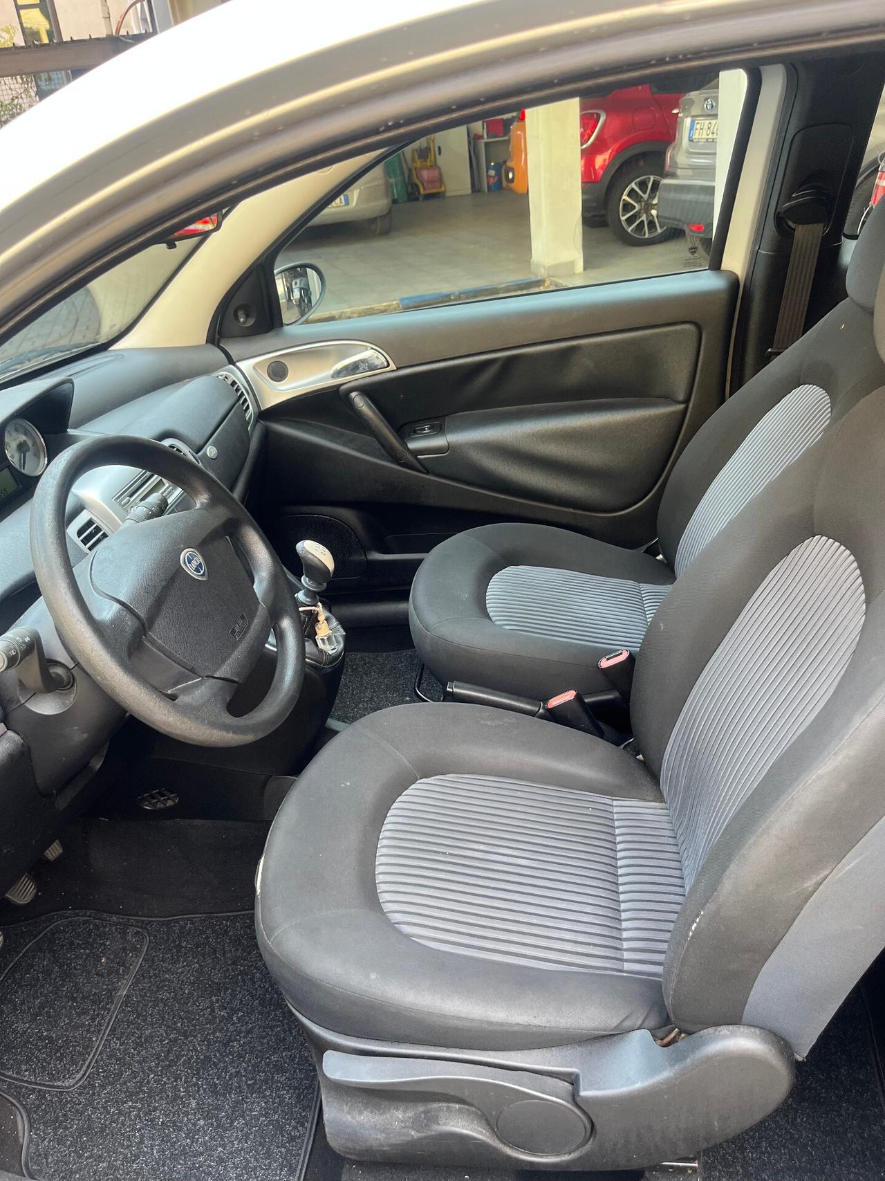 LANCIA YPSILON 1.2 BENZINA 3 PORTE ANCHE PER NEOPATENTATI