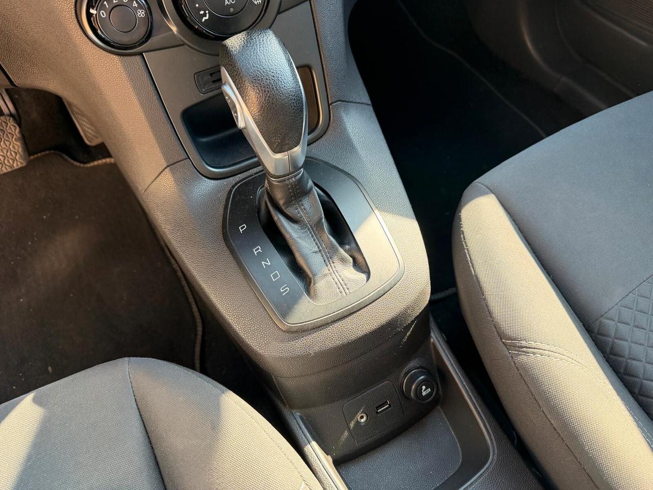 Ford Fiesta Cambio Automatico Black & White