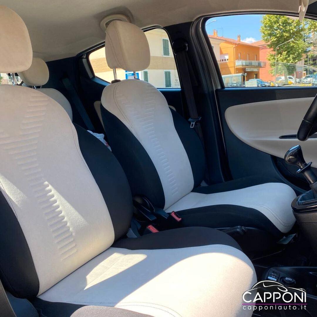 Lancia Ypsilon 0.9 - OK NEOPATENTATI