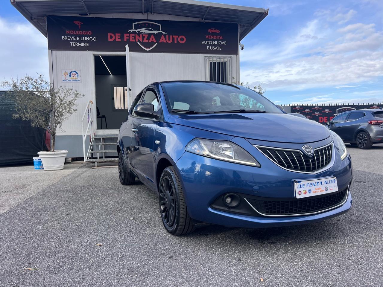 Lancia Ypsilon 1.0 FireFly 5 porte S&S Hybrid Ecochic Silver