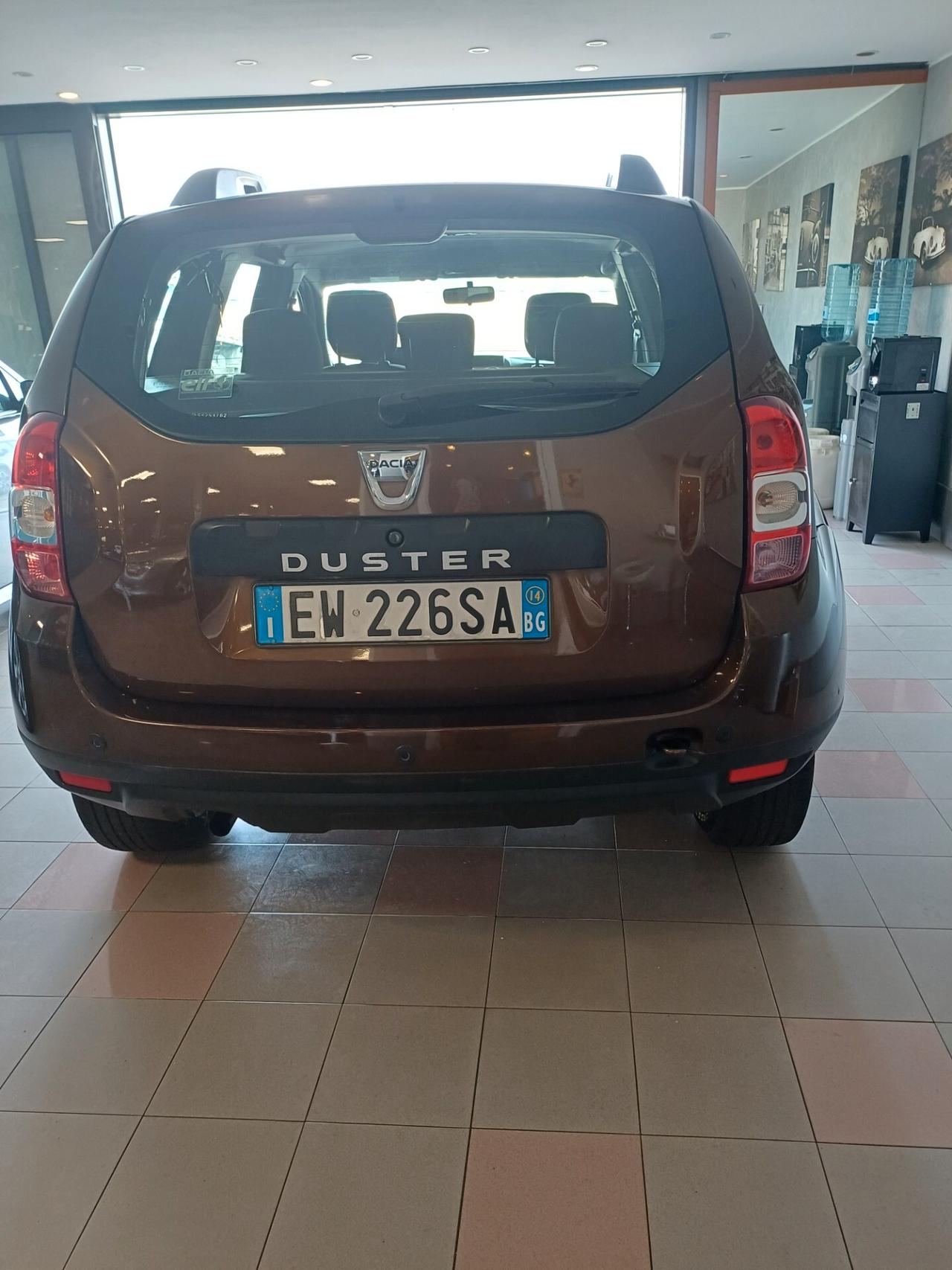 Dacia Duster 1.6 Laureate 4×2 GPL