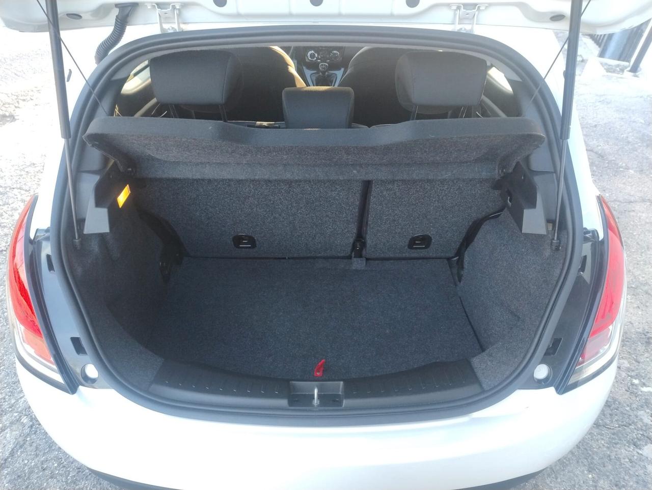 Lancia Ypsilon 1.2 Elefantino Blu 69Cv - 2019