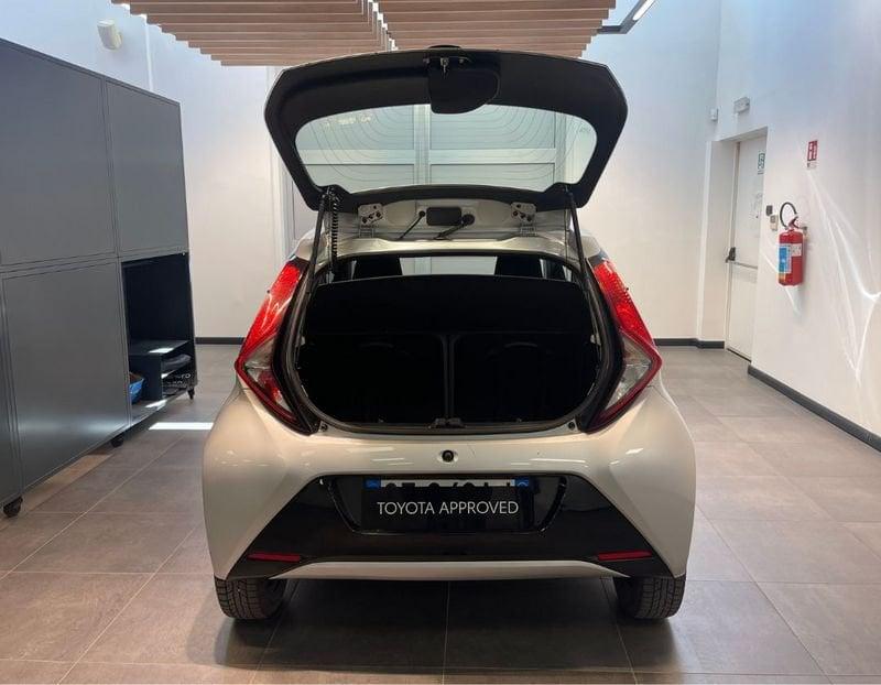 Toyota Aygo Connect 1.0 VVT-i 72 CV 5 porte x-play
