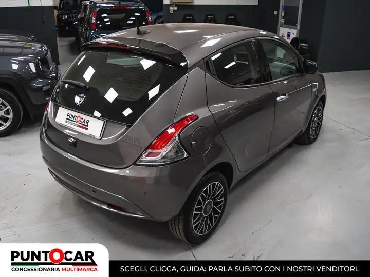 Lancia Ypsilon 1.0 FireFly 5 porte S&S Hybrid Platino