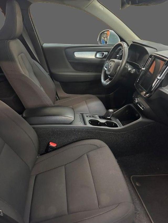 VOLVO XC40 D3 AWD Geartronic Momentum Pro