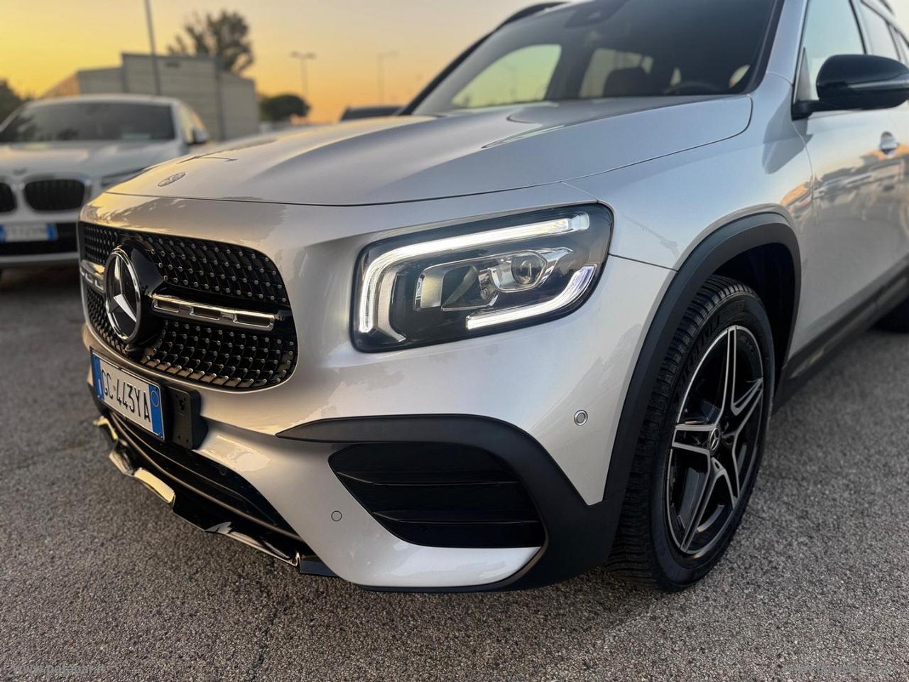 MERCEDES-BENZ GLB 200 d Automatic Premium