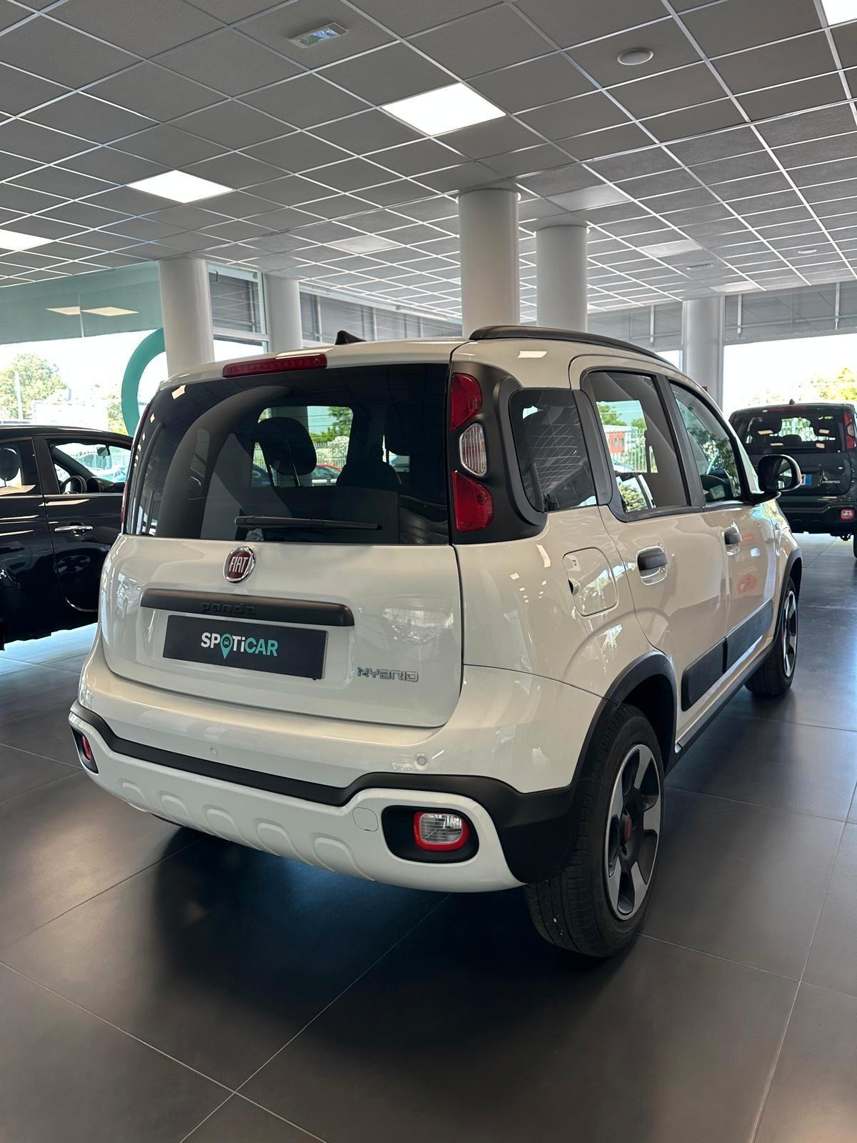 Fiat Panda CROSS 1.0 hybrid 2024 km 0 aziendale