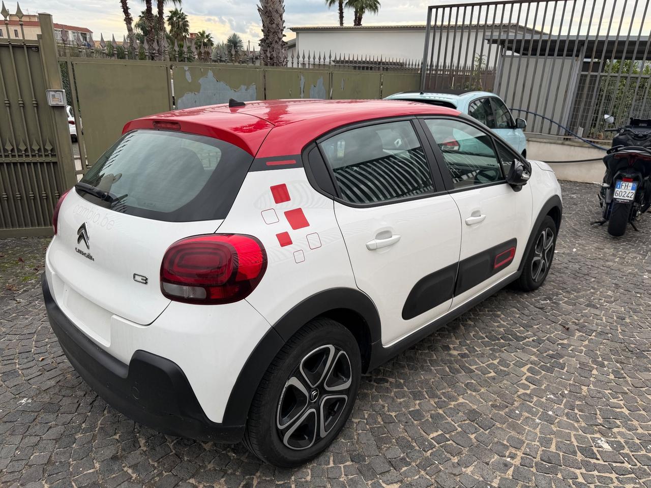 Citroen C3 83cv Benzina 5 porte Shine Navi bicolor pdc