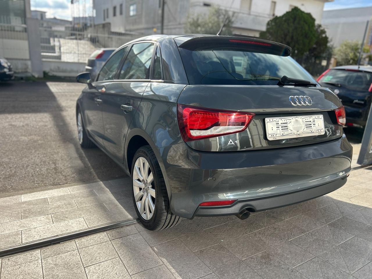 Audi A1 1.4 TDI ultra Design-2015 MATRIX/NAVI/16"