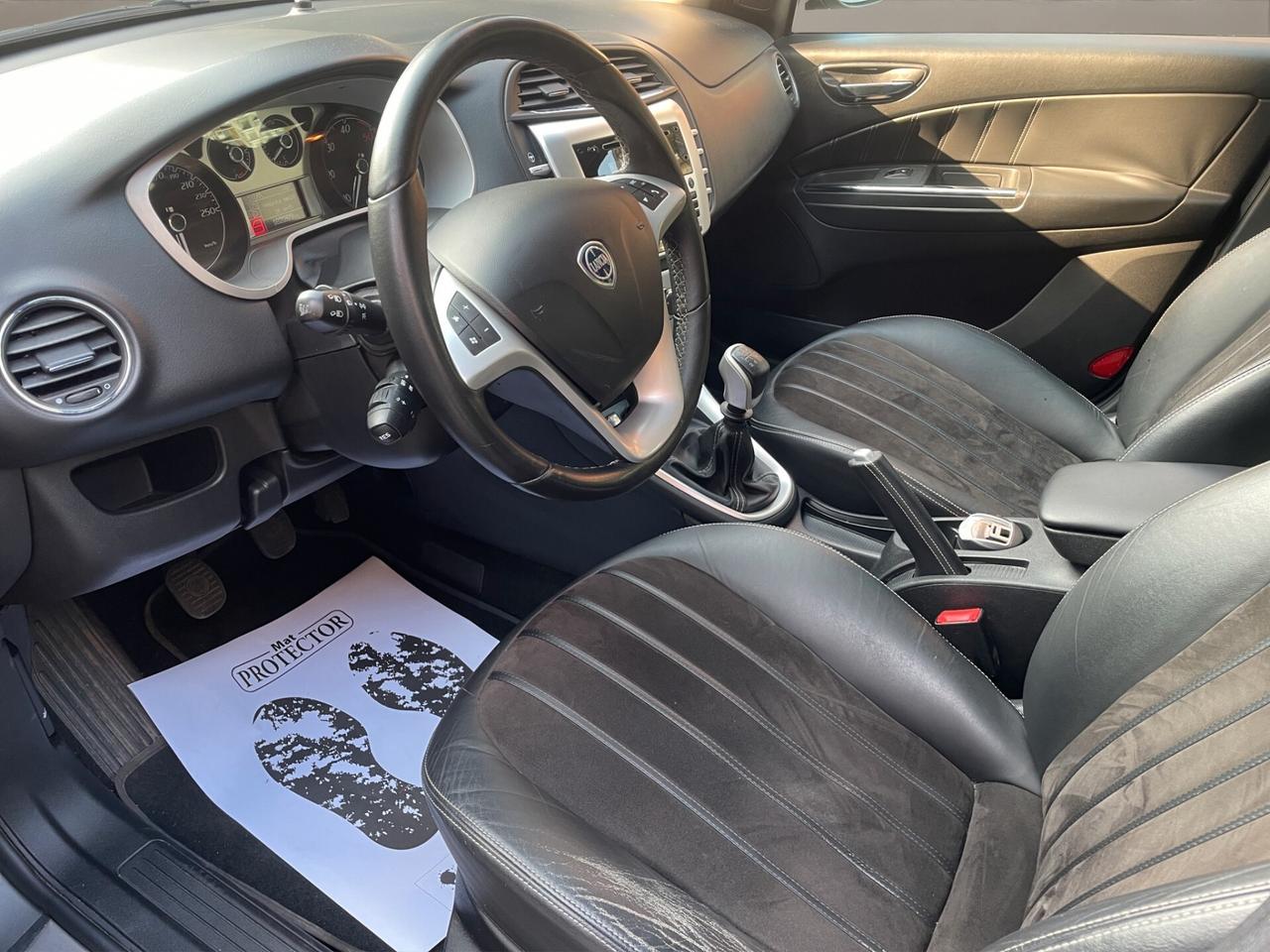 Lancia Delta UNICO PROPRIETARIO - NEOPATENTATI