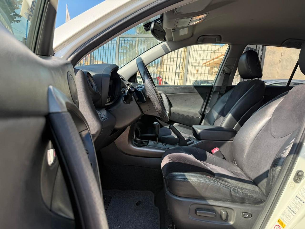 Toyota RAV 4 RAV4 Crossover 2.2 D-4D 150 CV Lounge