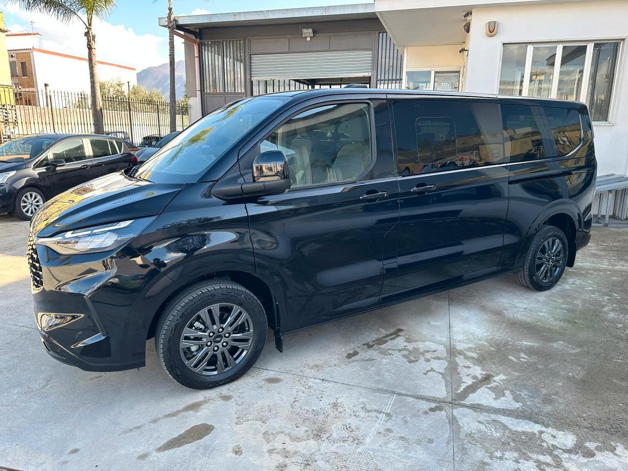 Ford Tourneo Custom TITANIUM