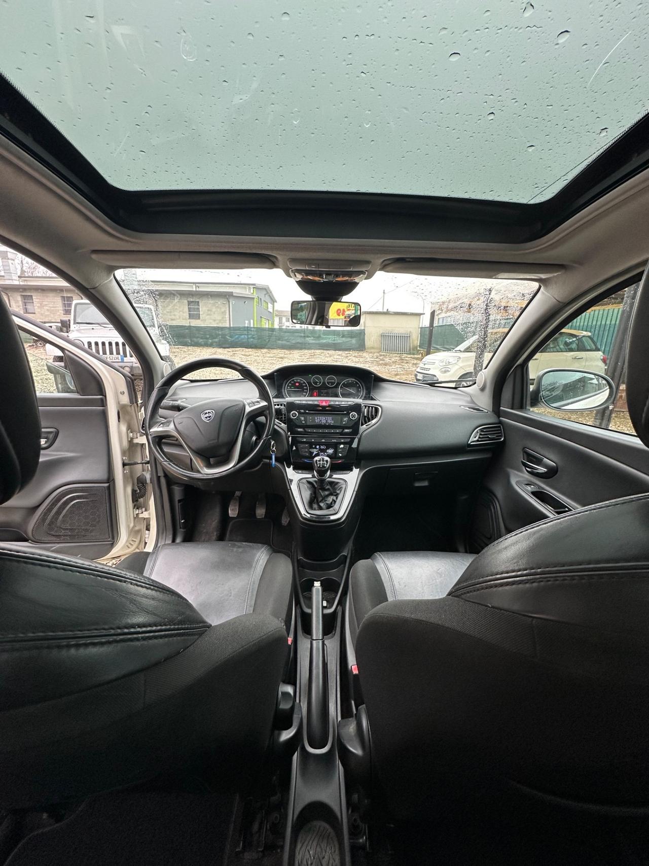 Lancia Ypsilon 1.2 69 CV 5 porte S&S Platinum